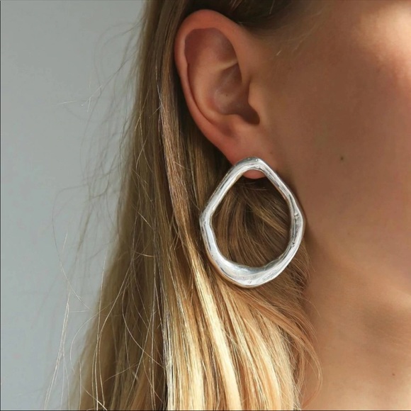 Jewelry - Metal Silver Earring